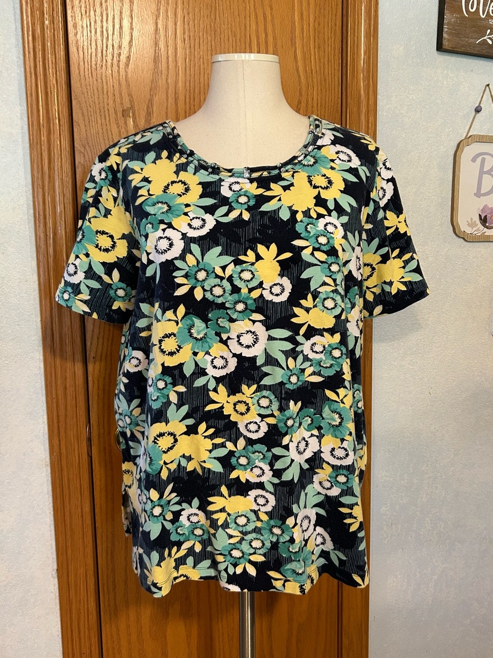 Alfred Dunner Navy Blue Floral Top - Size Medium